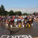 nisswa turtle race crowd and racers