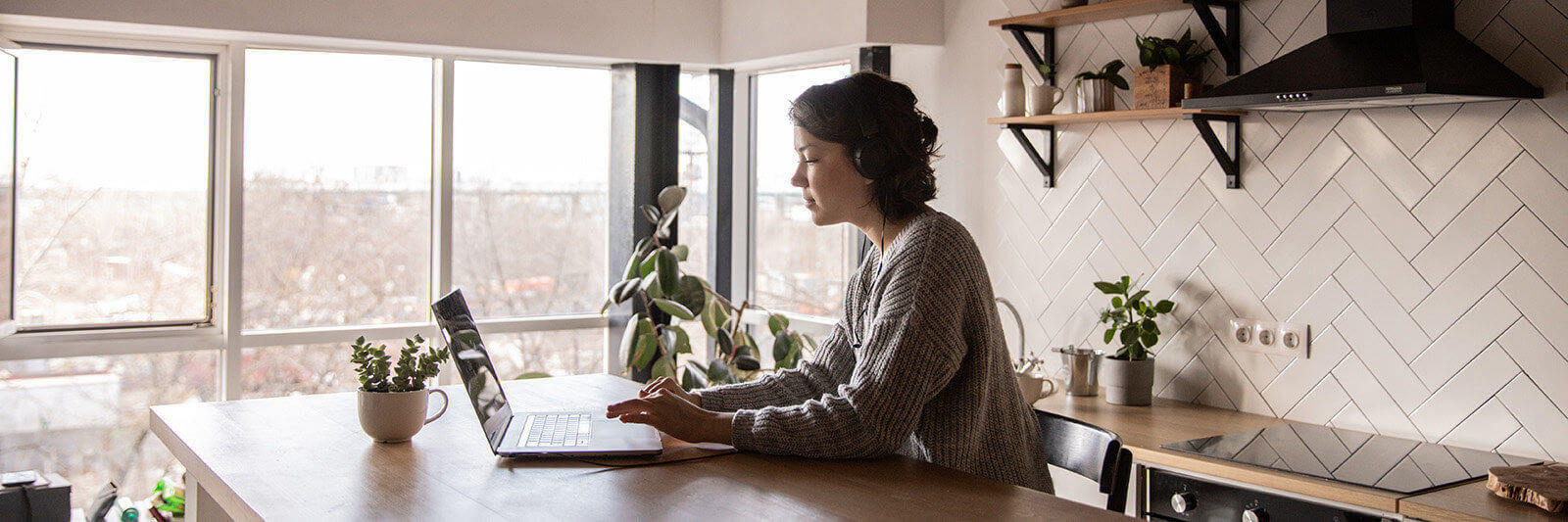 woman on laptop