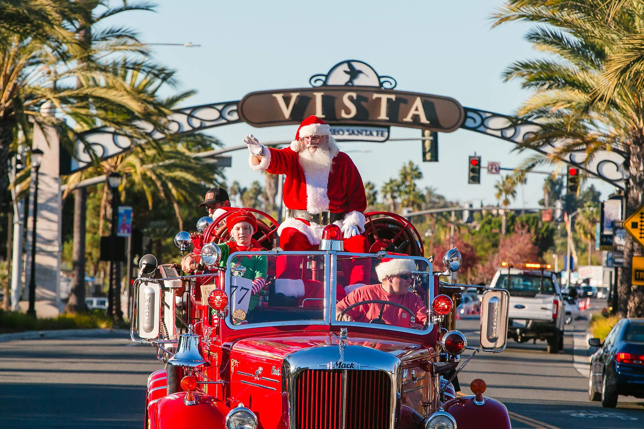 24_1207_cmas_parade_375_web 24_1207_cmas_parade_375_web