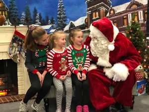 Santa Claus Comes to Pipestone (Photo by Erica Volkir)