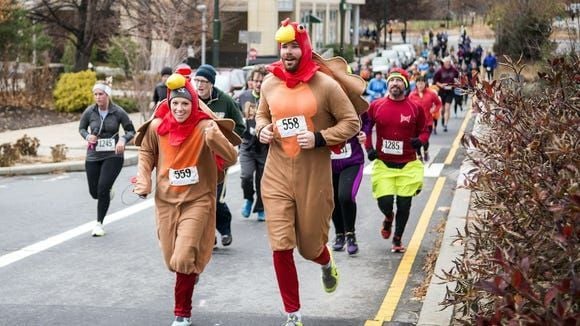 boston-turkey-trot-runners