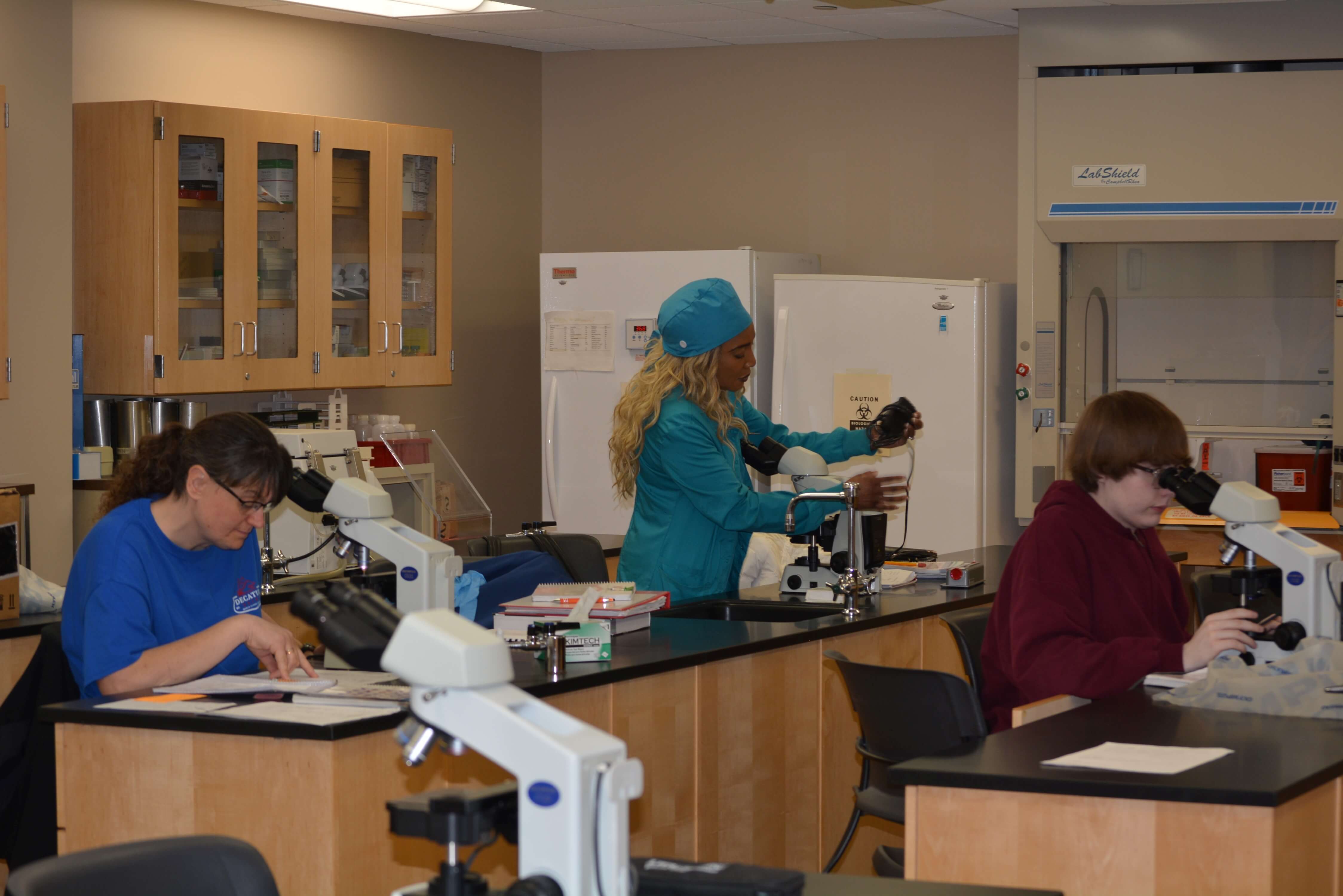 Students in lab-DSC_0313