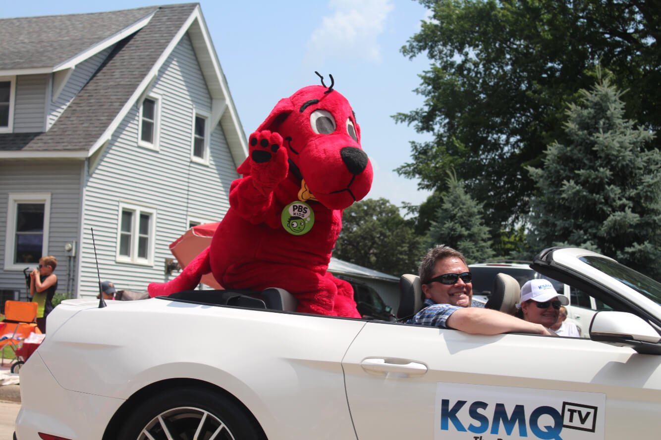 PBS Clifford the Big Red Dog in parade