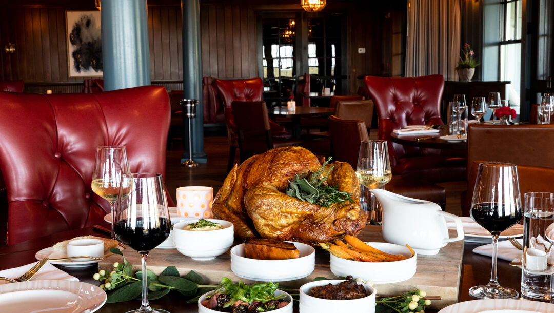 thanksgiving-dinner-table