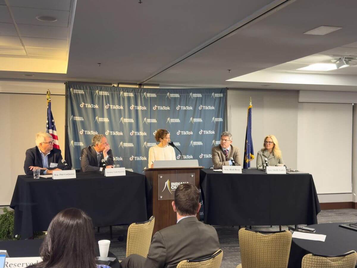 232513-1763421913817