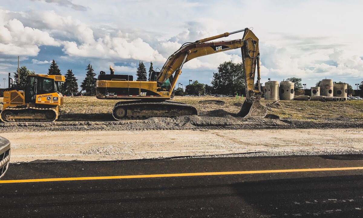 photo-1503708928676-1cb796a0891e