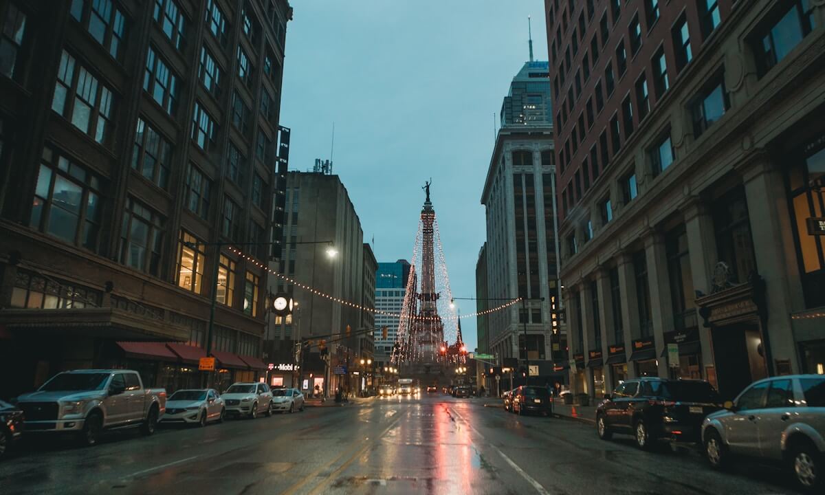 photo-1610055155885-d25c09a4e3f2