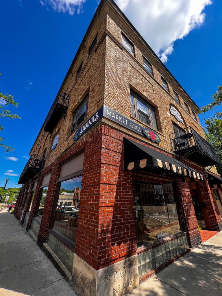 Janna's Market Place Grill