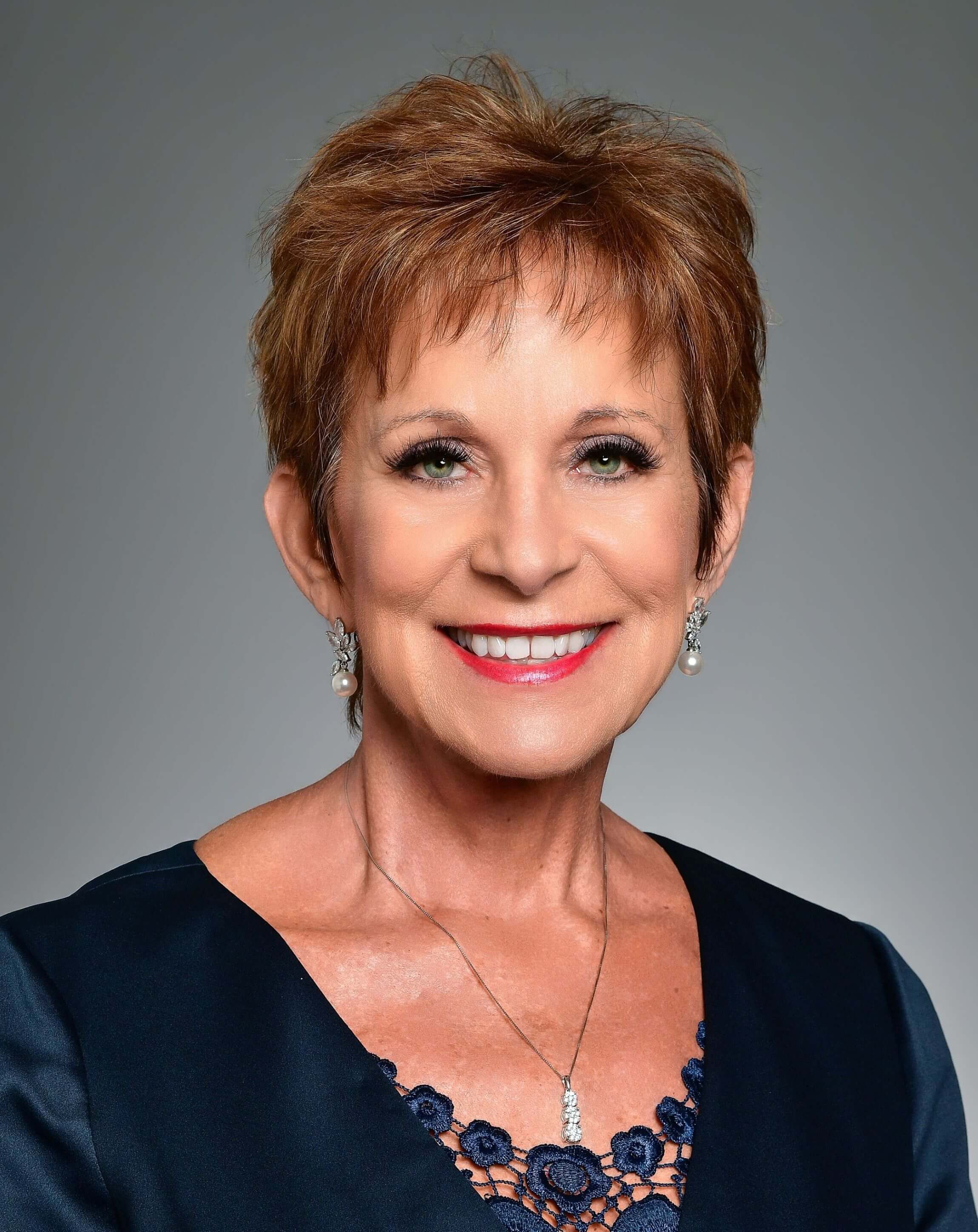 Gwen Holloway headshot 2026-27
