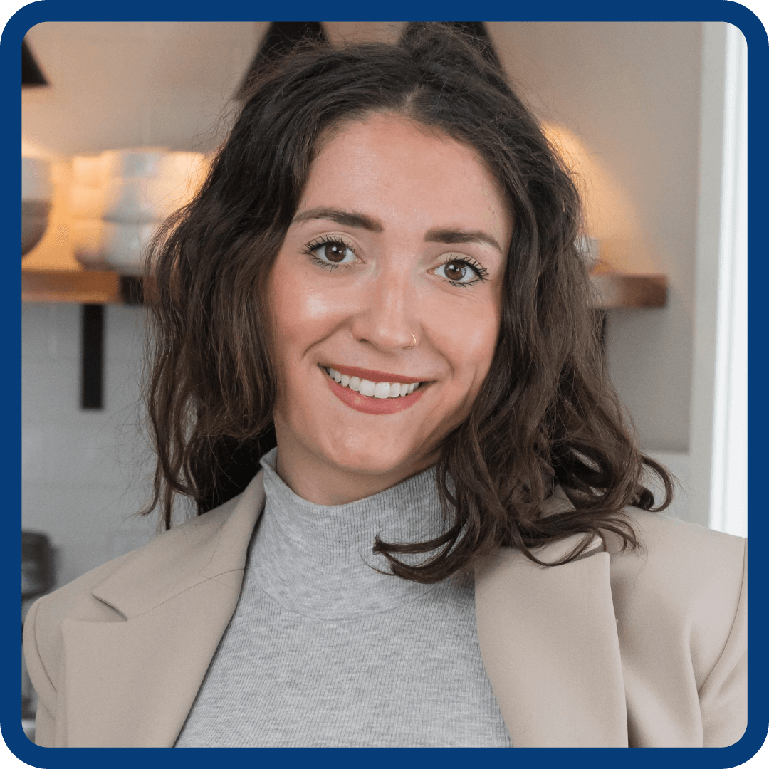 Bella Chaffey Lakic - 5 to Follow blue Bella Chaffey Lakic - 5 to Follow blue